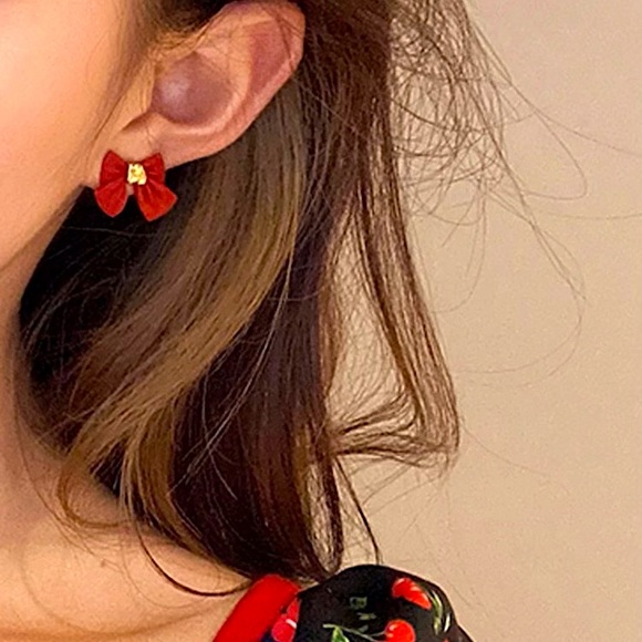 NEW Christmas Holiday Red Gold Hardshell Bow Stud Earrings - Picture 2 of 4